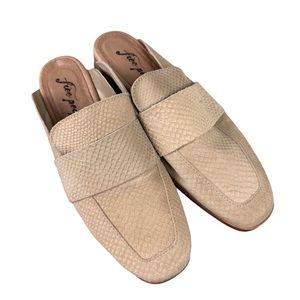 Free People At Ease Loafer in Tan Mule 37.5